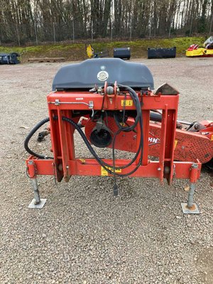 Broyeur d'accotement et déporté Kuhn S 1670 RTR
