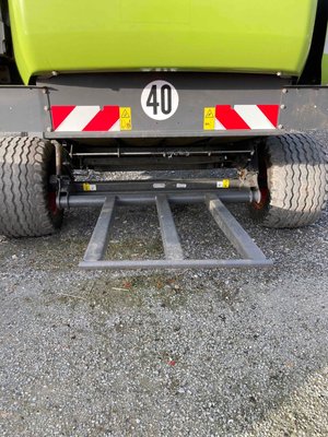 Presse à balles rondes Claas VARIANT 460 RF 