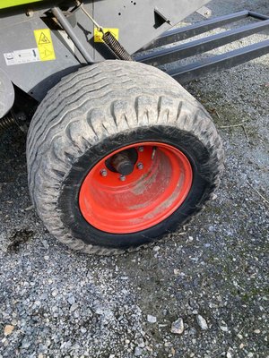 Presse à balles rondes Claas VARIANT 460 RF 