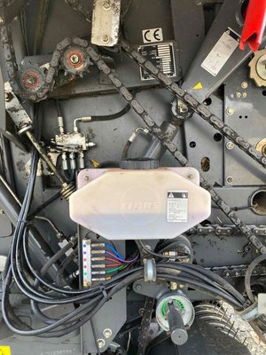 Presse à balles rondes Claas VARIANT 460 RF 