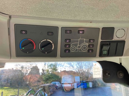 Tracteur agricole Claas ARION 620 CEBIS